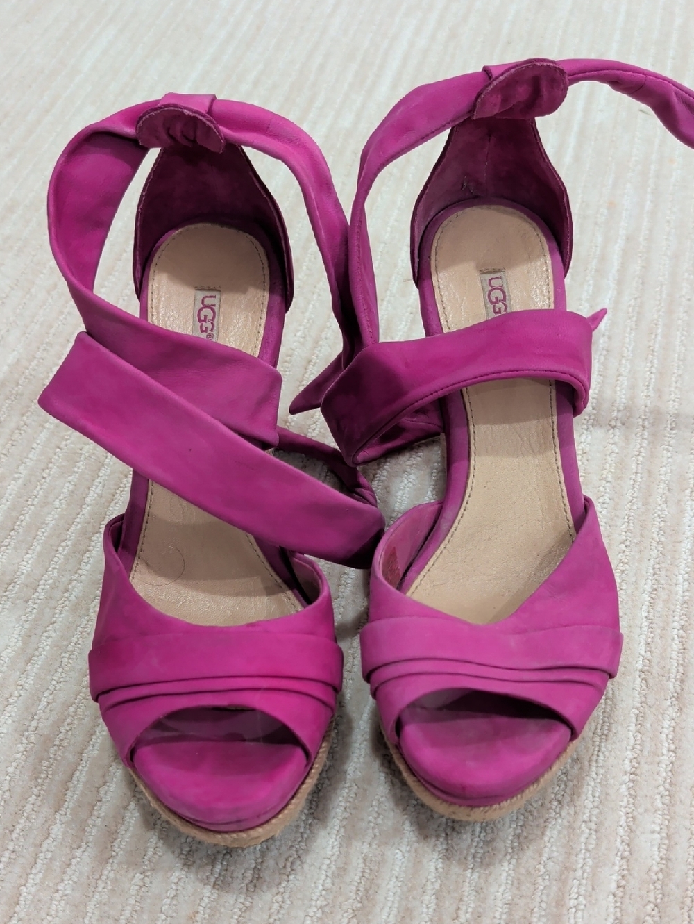UGG Women's Lucy Espadrille Magenta Suede Wrap Wedge Sandals Size 8